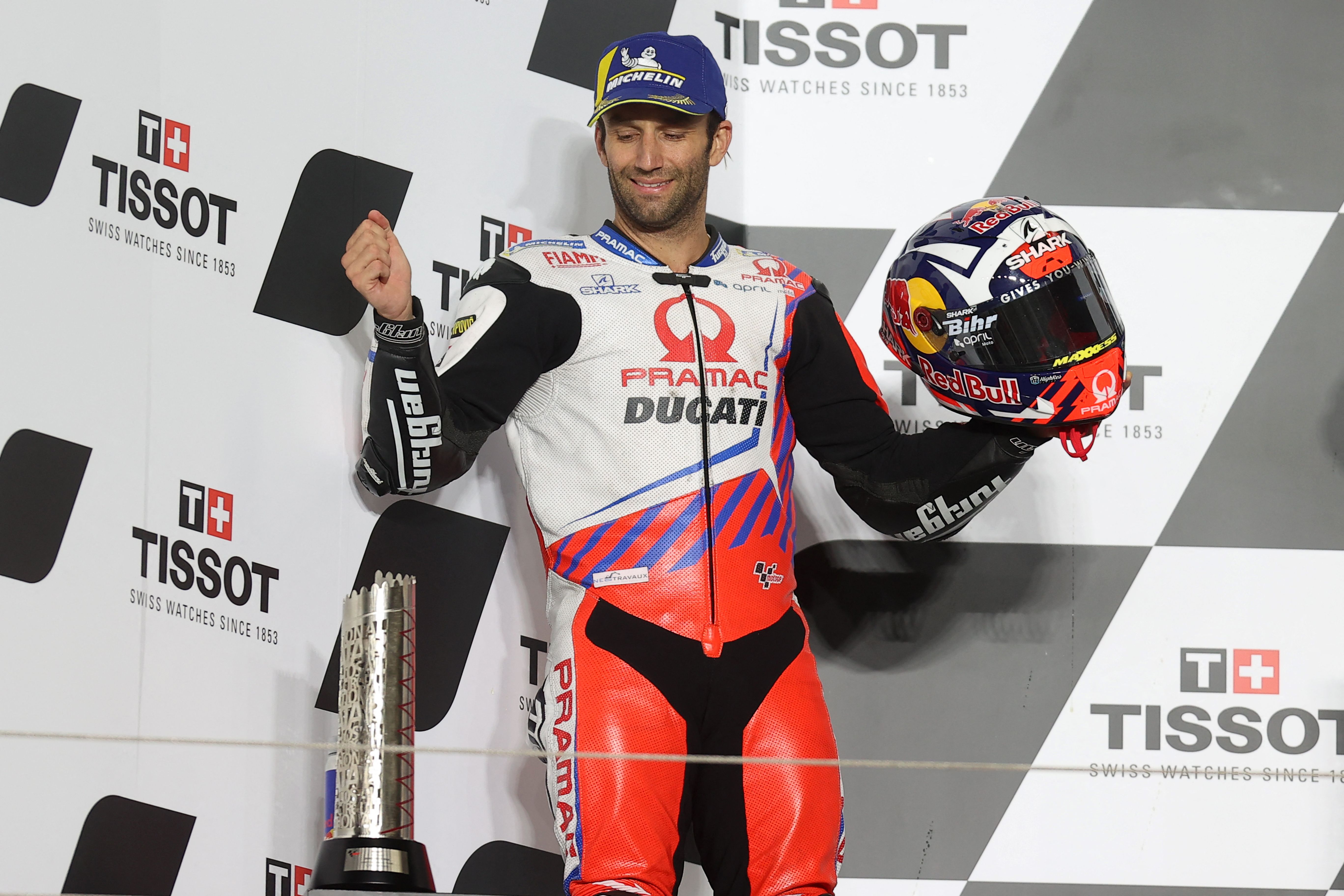 Pembalap Prancis dari tim Pramac Racing, Johann Zarco, merayakan kemenagan setelah finis di posisi kedua di ajang MotoGP Grand Prix Doha.