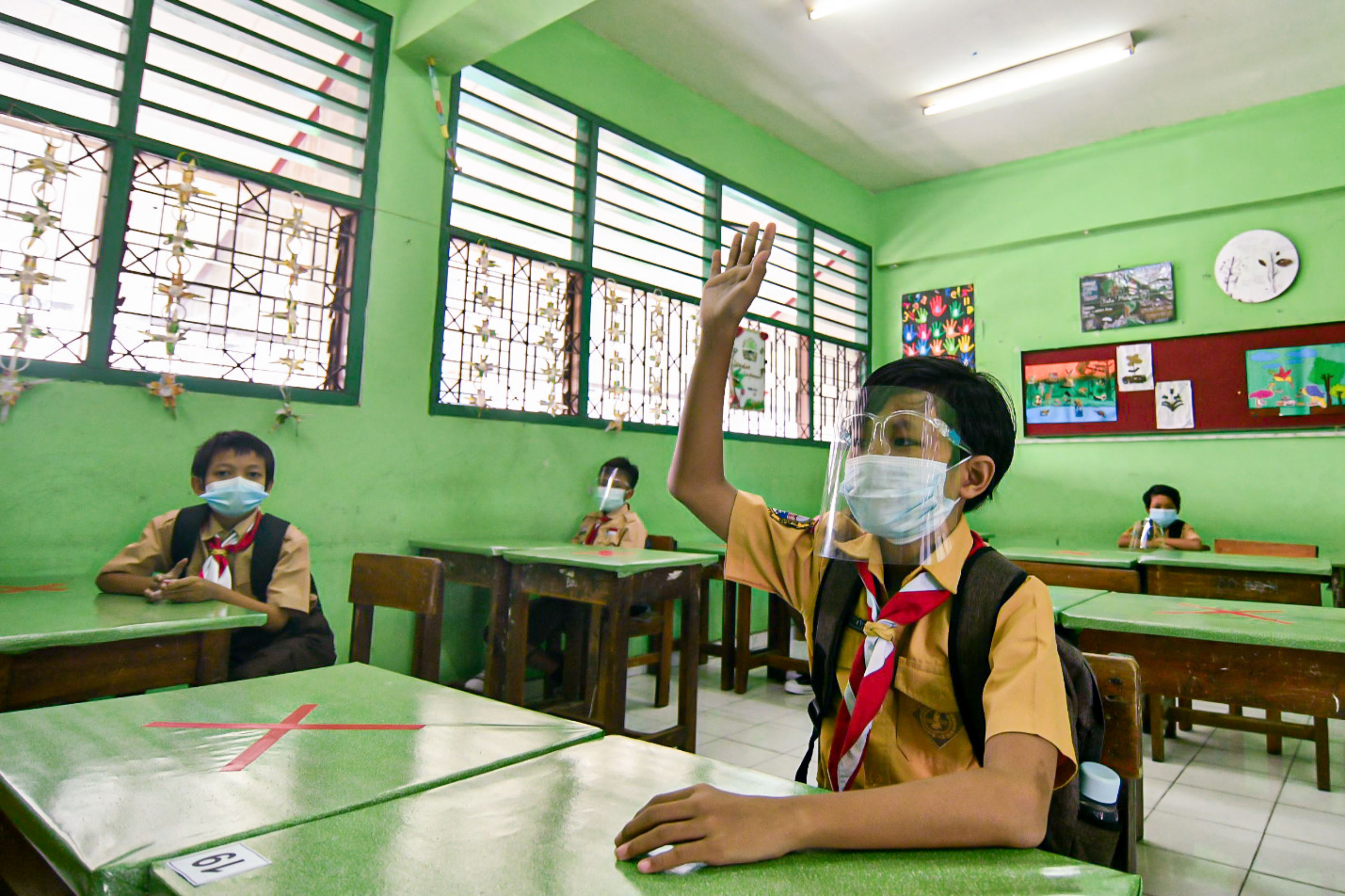 Suasana pembelajaran tatap muka di SDN Kelapa Dua Wetan 02, Jakarta