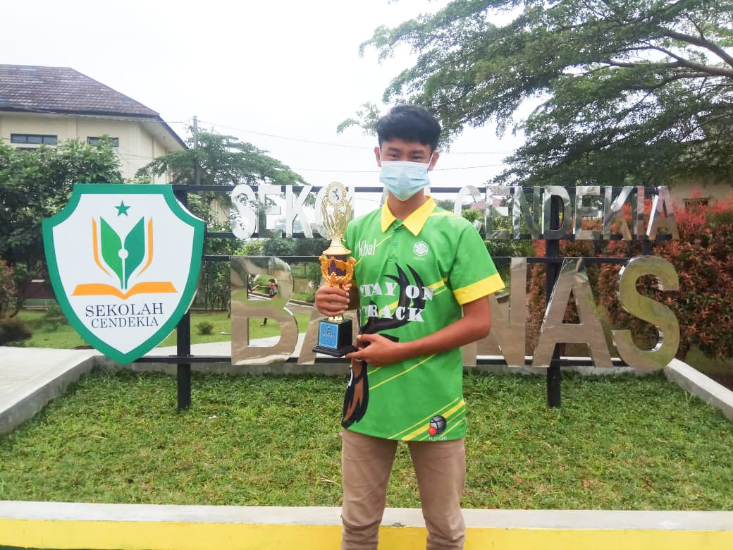 Muhammad Iqbal Kusuma Putra, Siswa kelas X Sekolah Cendekia Baznas meraih juara tiga Turnamen Bekasi Petanque Open.