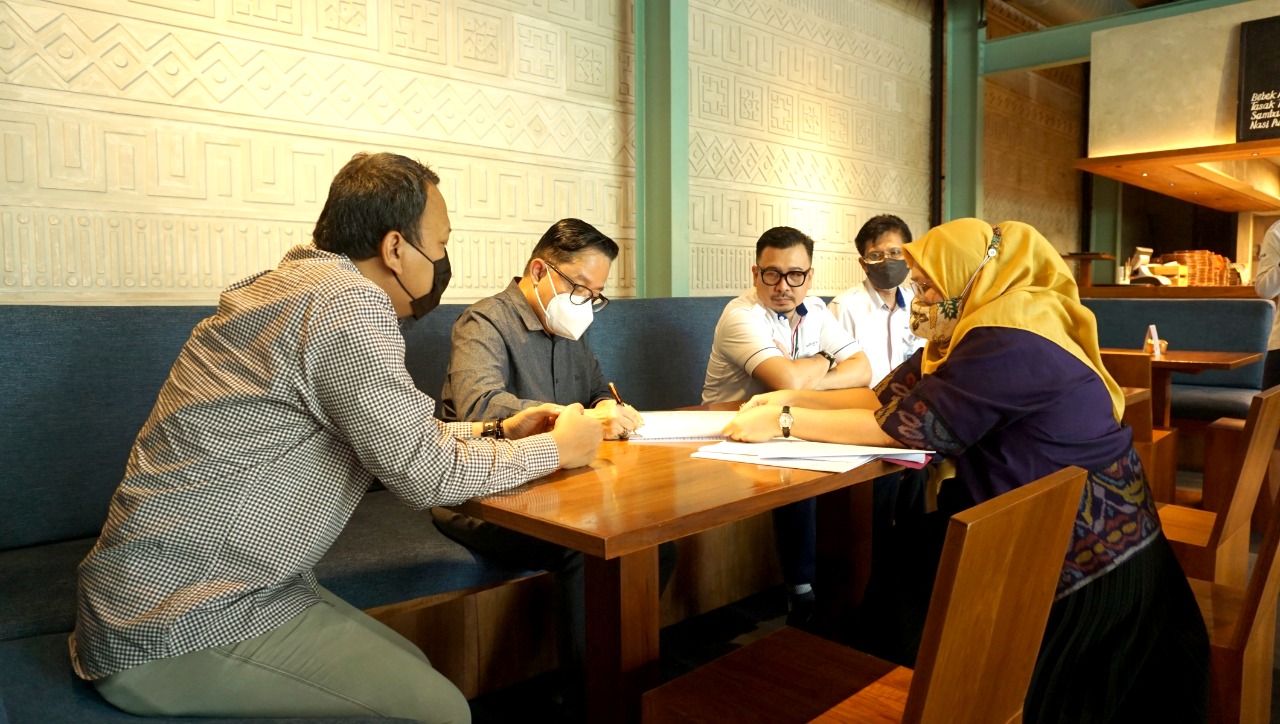 Penanda tanganan Kerja sama PT Adhi Commuter Properti (ADCP) dengan PT Bank Tabungan Negara. 