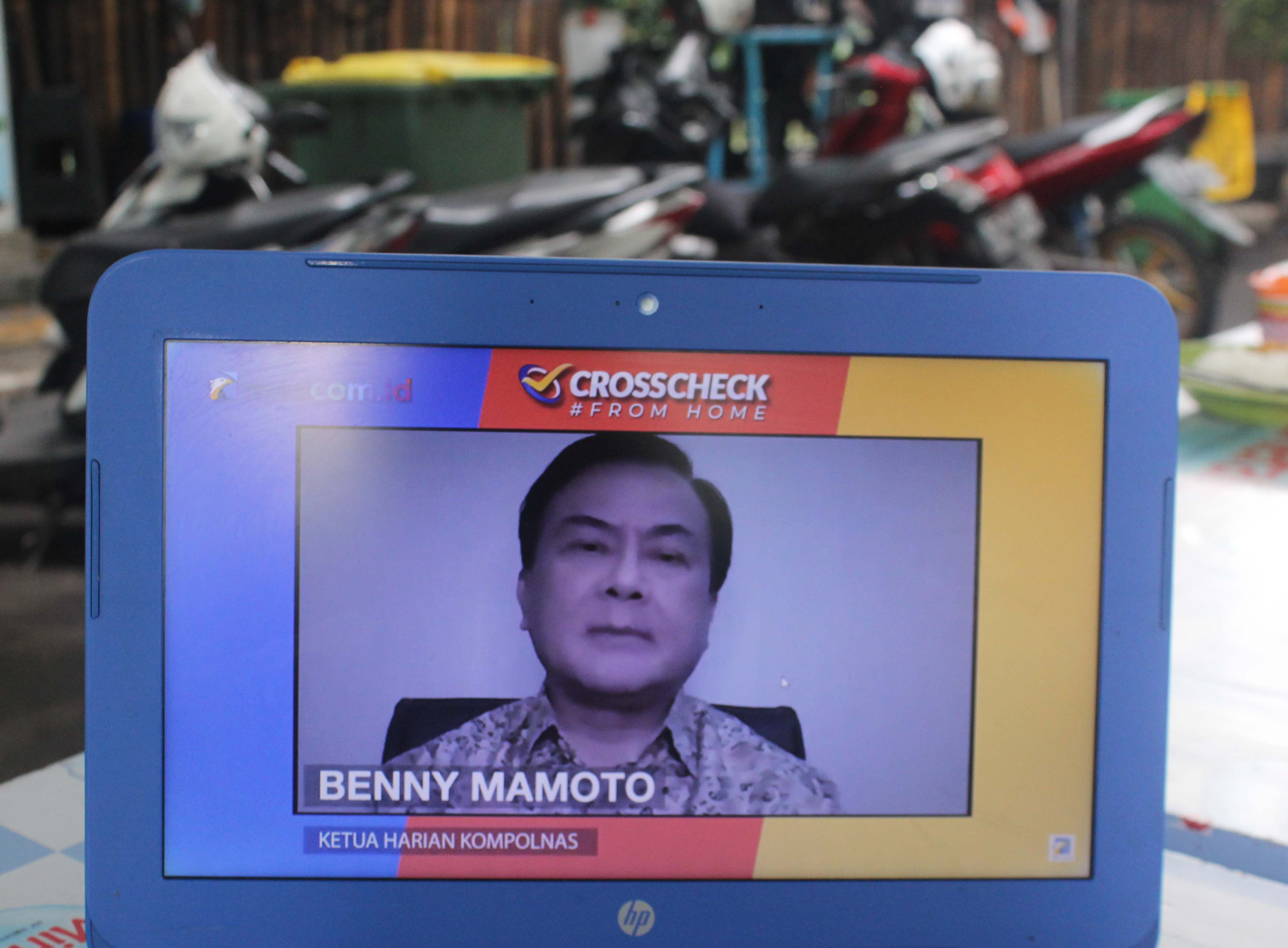 Ketua harian kompolnas vbenny Mamoto dalam diskusi Crosscheck Medcom.id