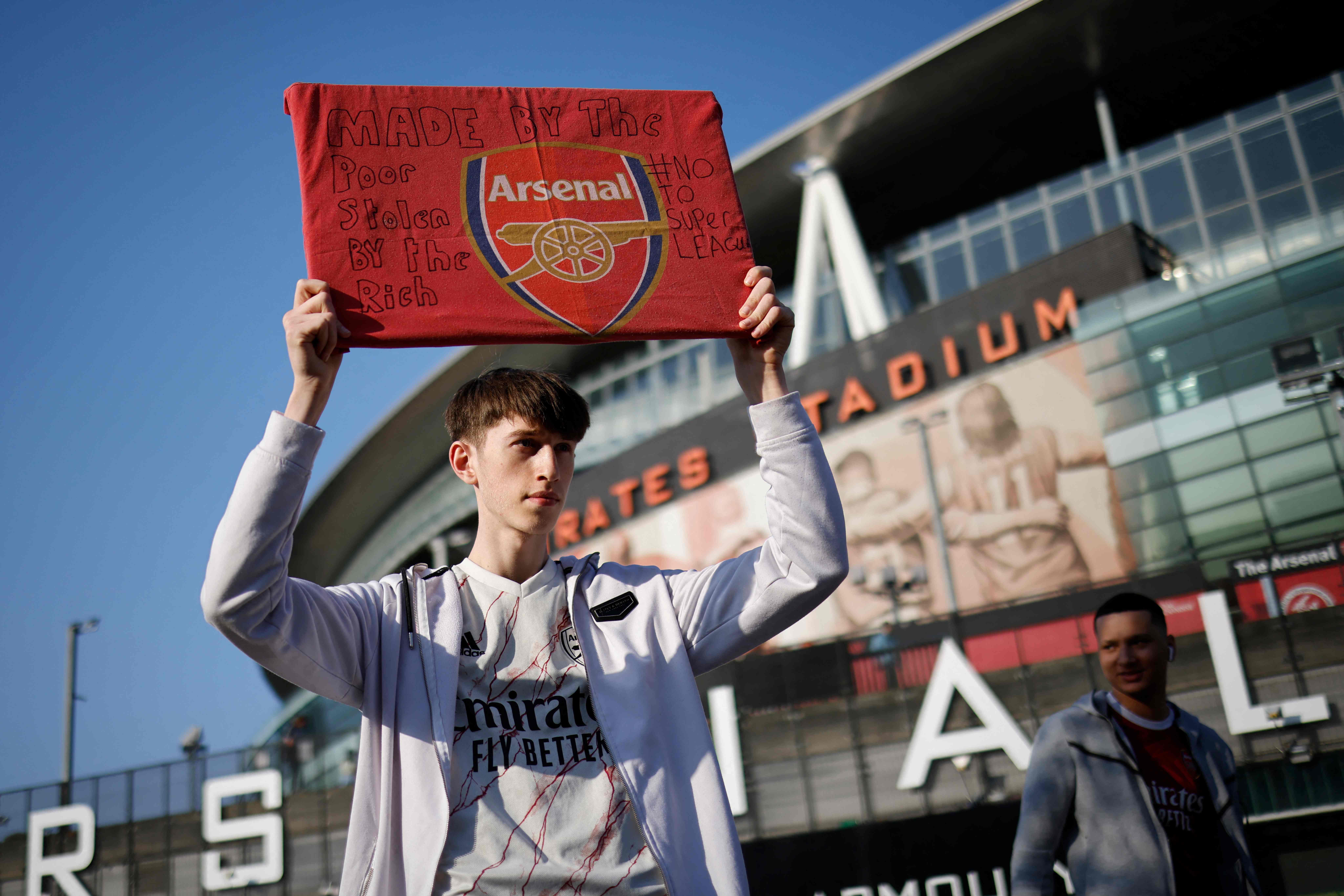 Langka, Pendukung Arsenal dan Spurs Kompak Tolak Liga Super Eropa