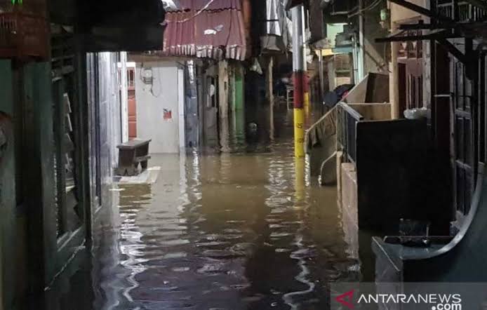 Banjir di Kampung Melayu pada awal tahun 2021