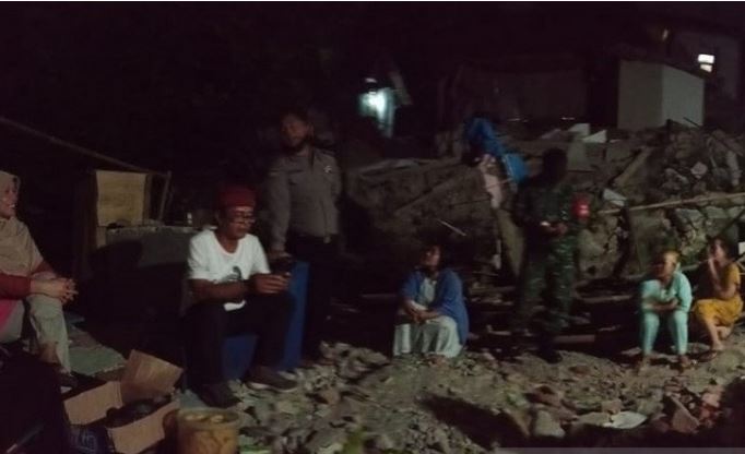 Akibat Gempa, Dua Rumah di Sukabumi Ambruk