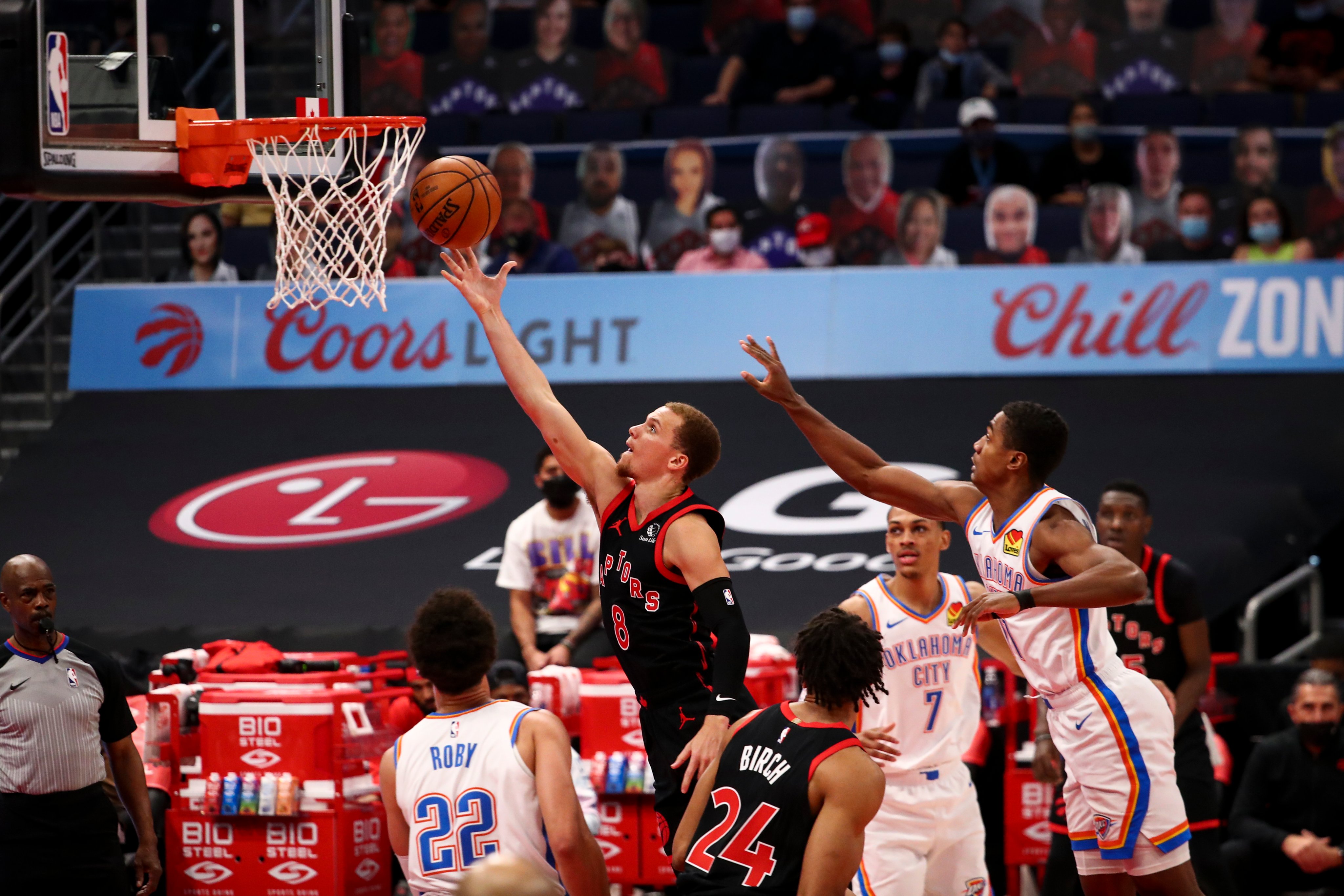 Laga NBA antara Toronto Raptors dan Oklahoma City Thunder