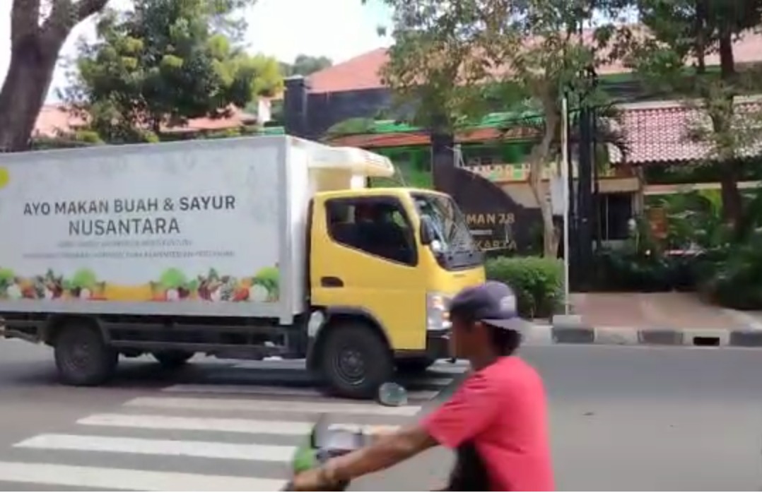  Ditjen Hortikultura mengadakan tiga unit truk berpendingin untuk tujuan membantu logistik angkutan produk  hortikultura.