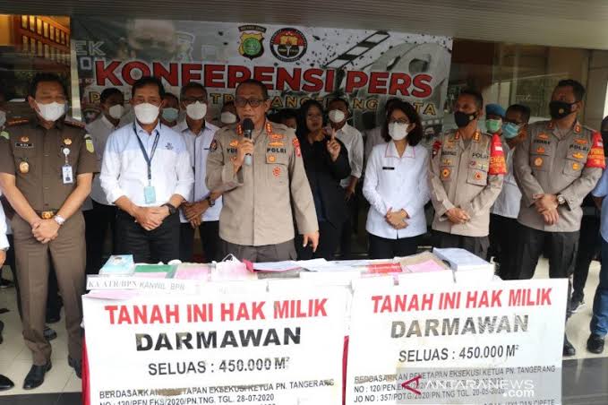Konfrensi pers mafia tanah