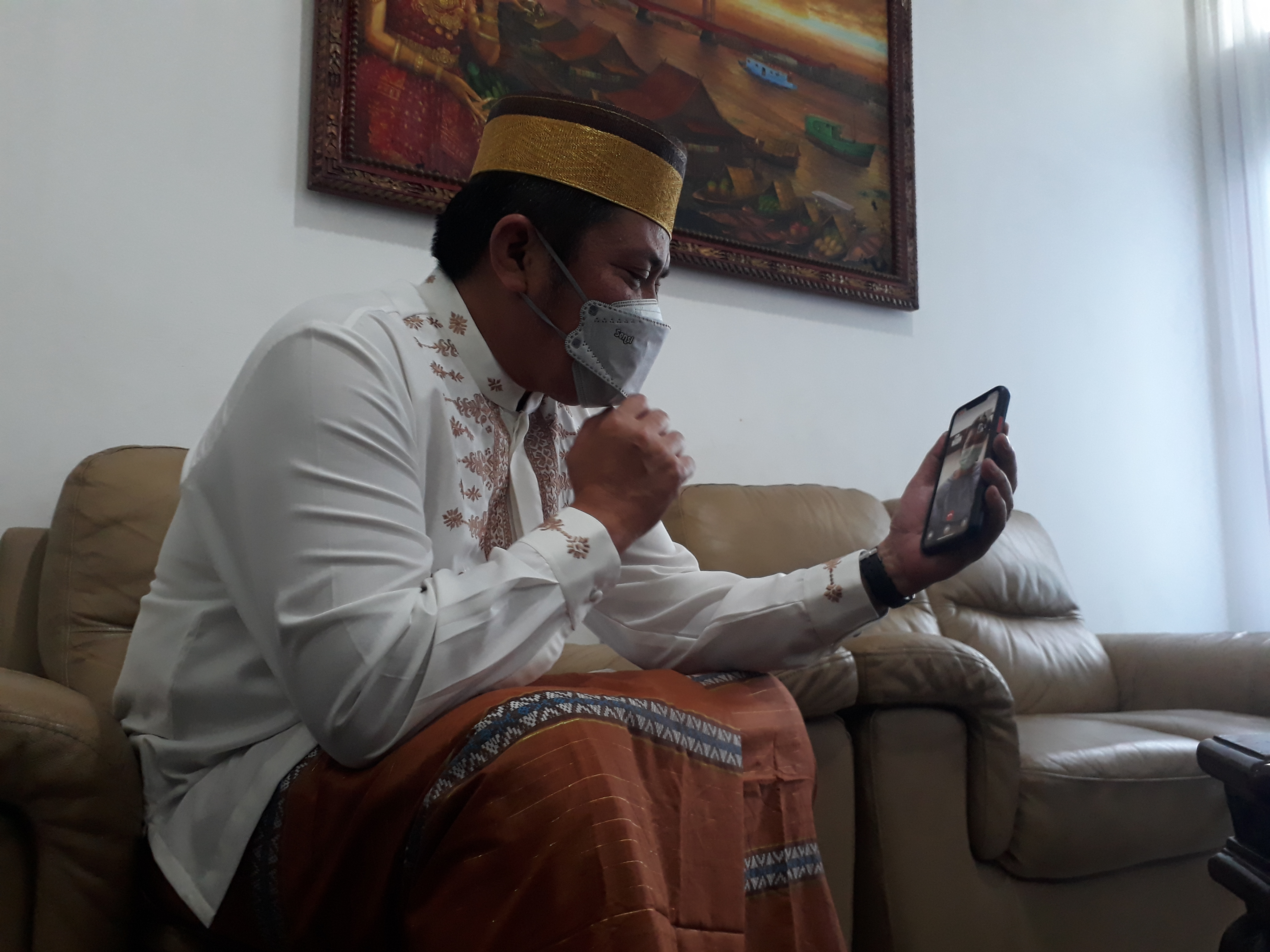  Gubernur Sumsel Herman Deru video call conference dengan perawat RS Siloam Sriwijaya Palembang, Christina Ramauli S yang menjadi korban.