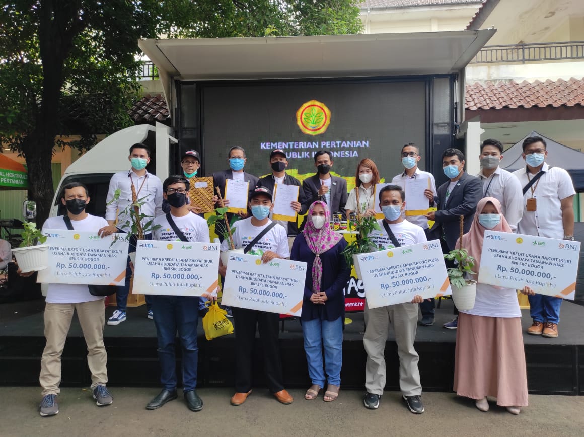 Para penerima manfaat program