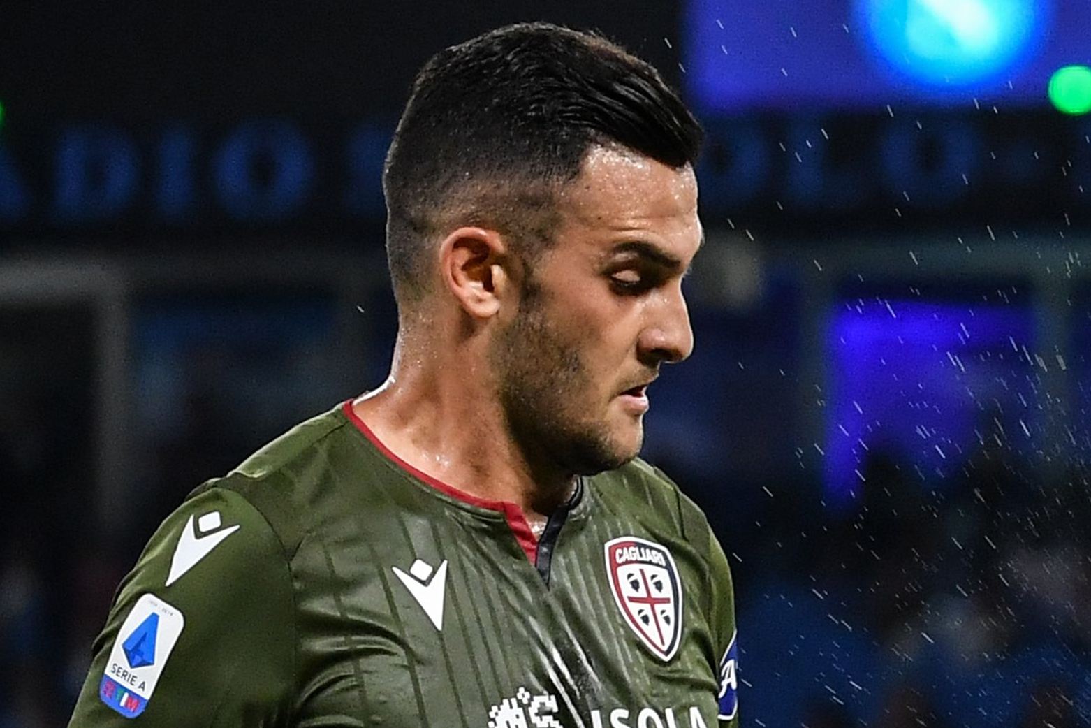 Taklukkan Roma, Cagliari Tinggalkan Zona Degradasi