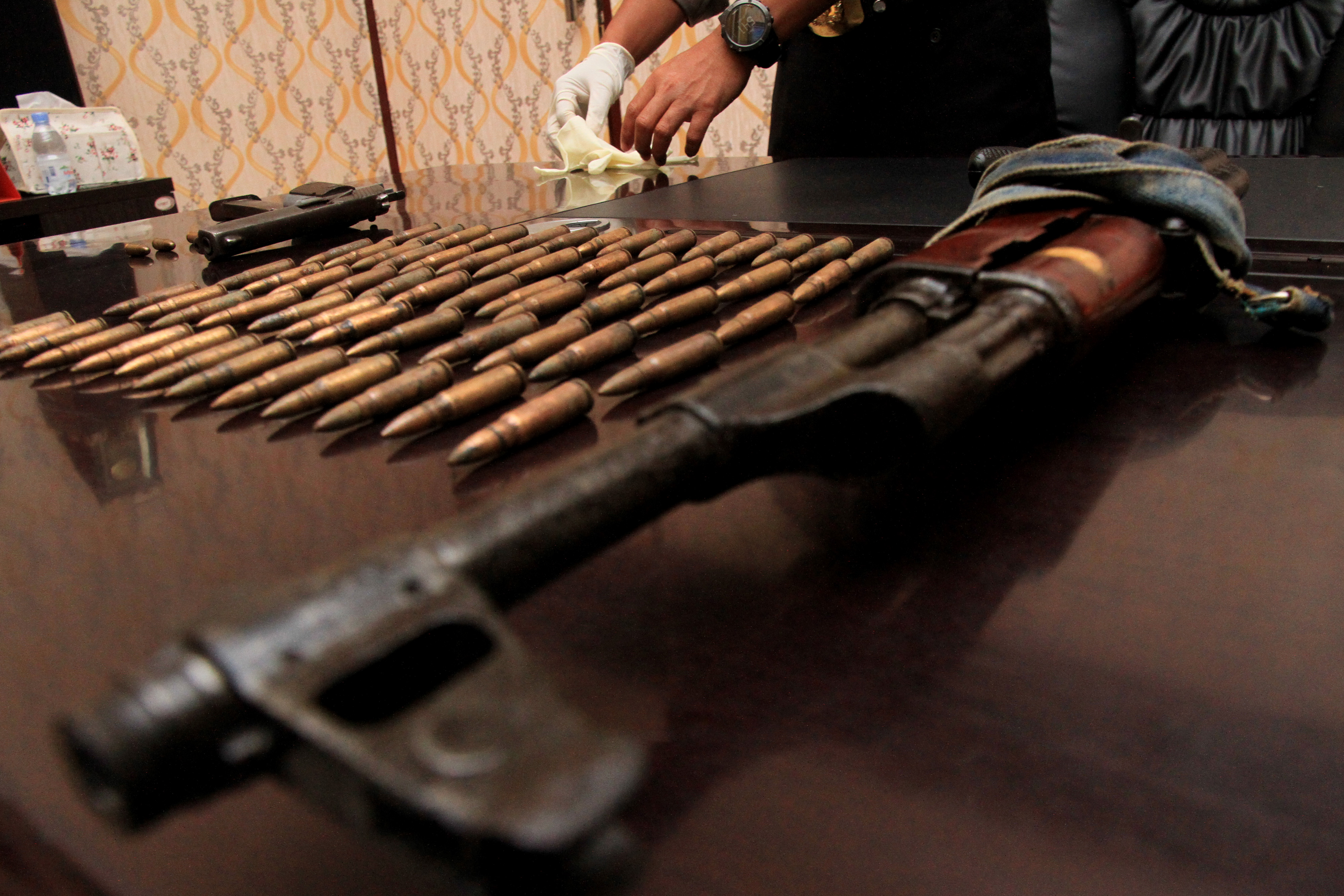 Ilustrasi senjata api milik Kelompok Kriminal Bersenjata (KKB).