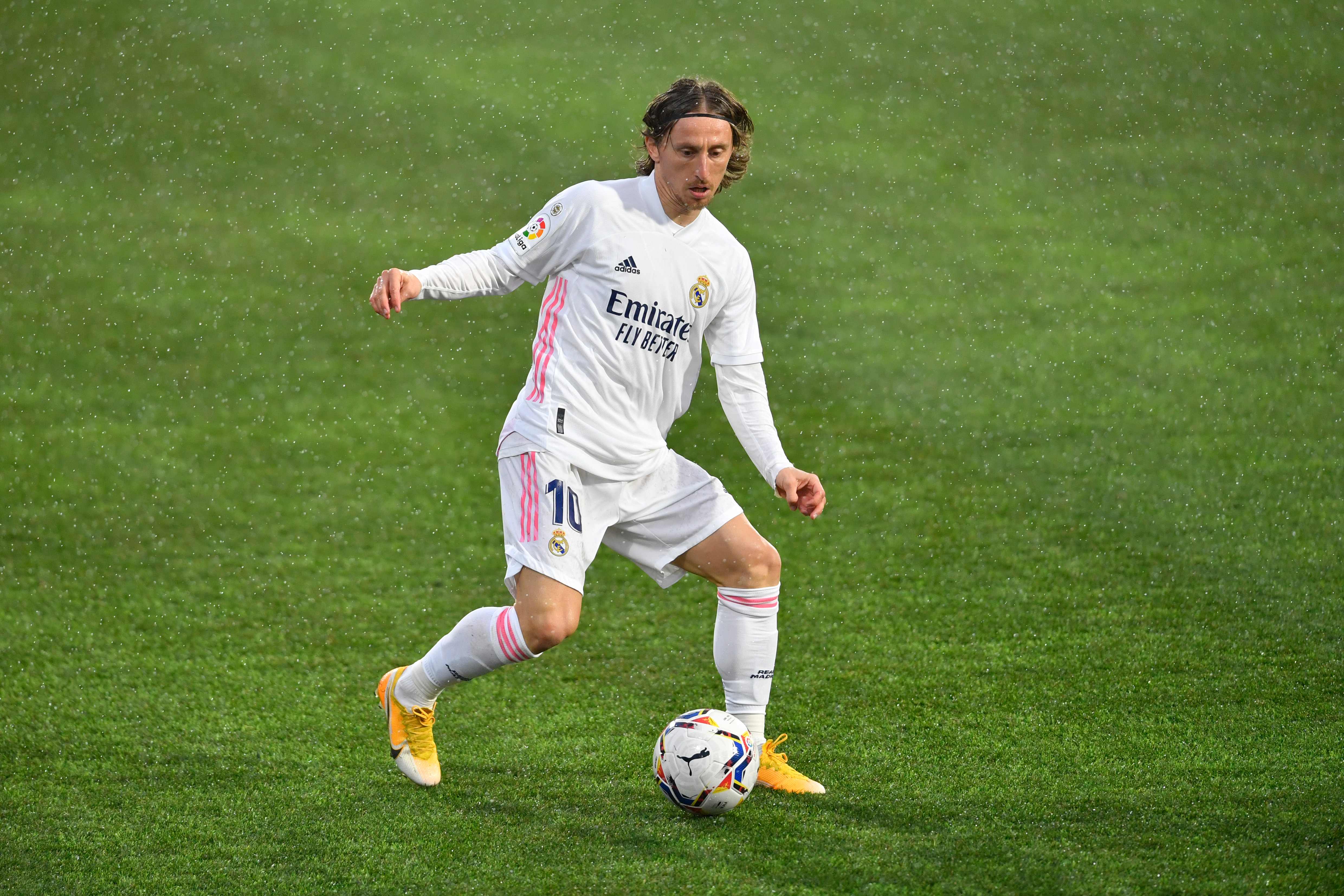 Modrid Bertahan Satu Musim Lagi di Madrid