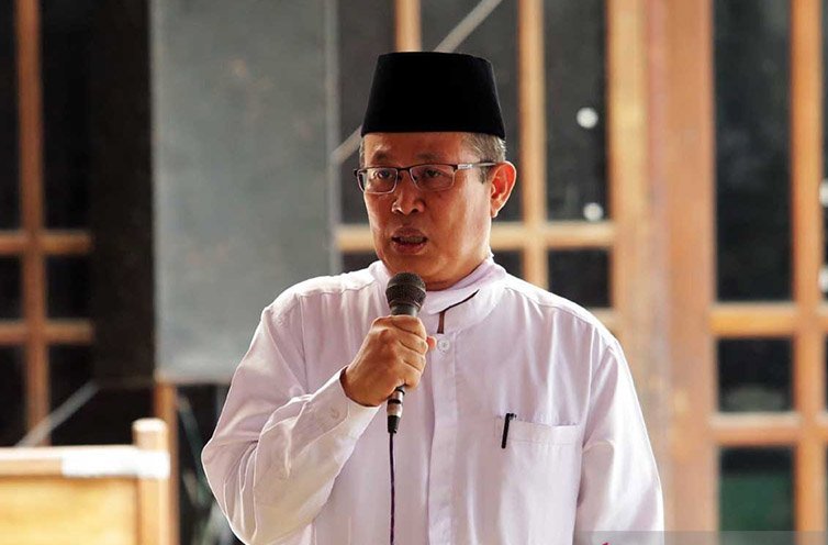 Pengasuh Pondok Pesantren (Ponpes) Al-Muayyad Windan, Sukoharjo, Drs. KH Mohammad Dian Nafi M.Pd. 