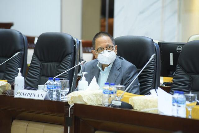 Ketua Komisi XI DPR RI Dito Ganinduto saat diwawancara usai Rapat Paripurna DPR, Kamis (20/5/2021).