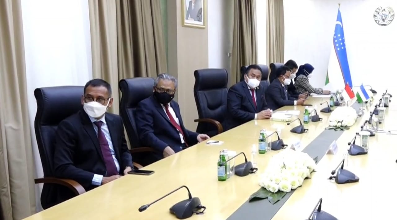 Wakil Ketua DPR RI Rahmat Gobel (ketiga kiri) saat pertemuan dengan Deputy Perdana Menteri Uzbekistan Umurzakov Sardor Uktamovich