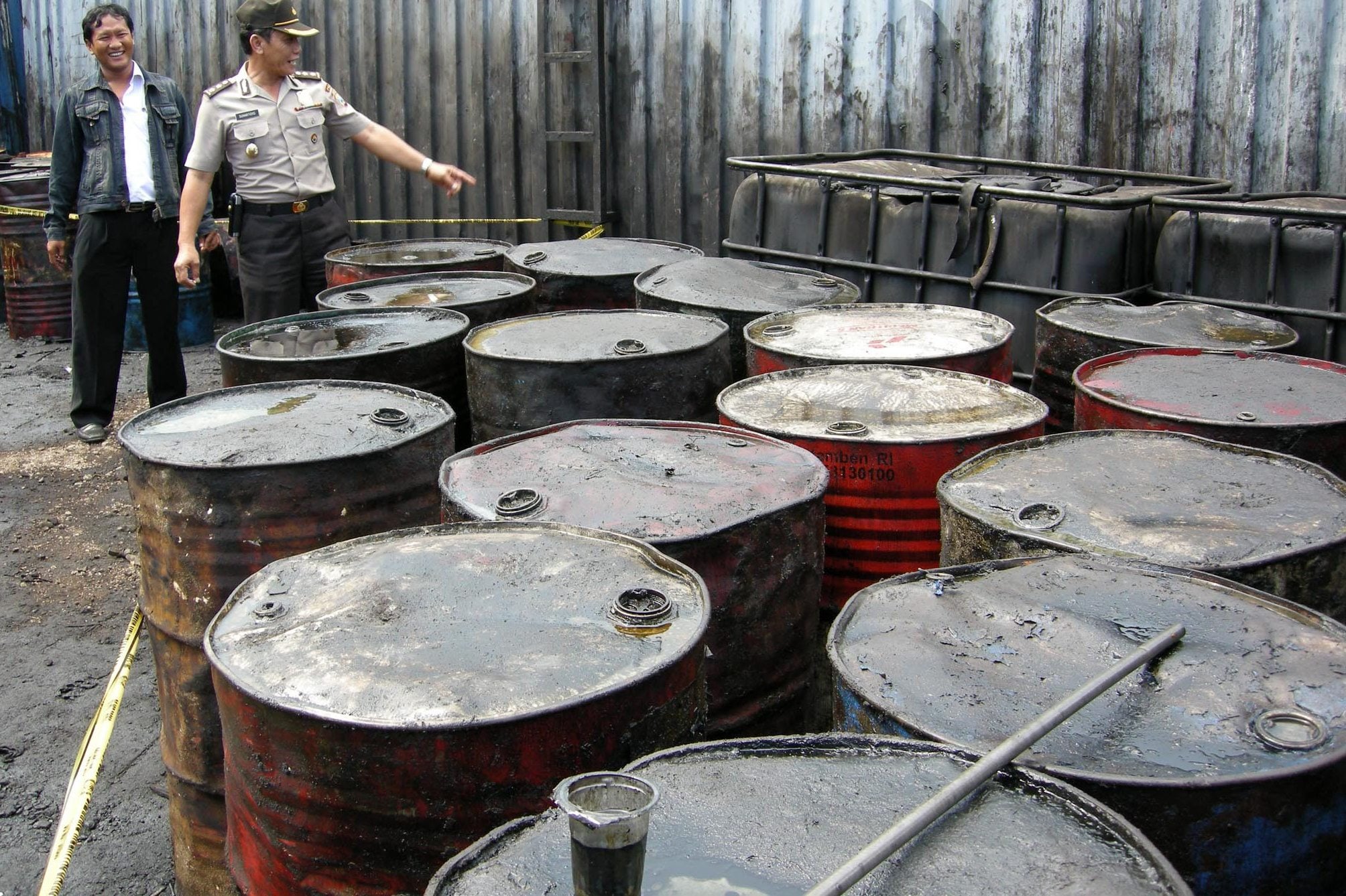 Ilustrasi BBM oplosan.