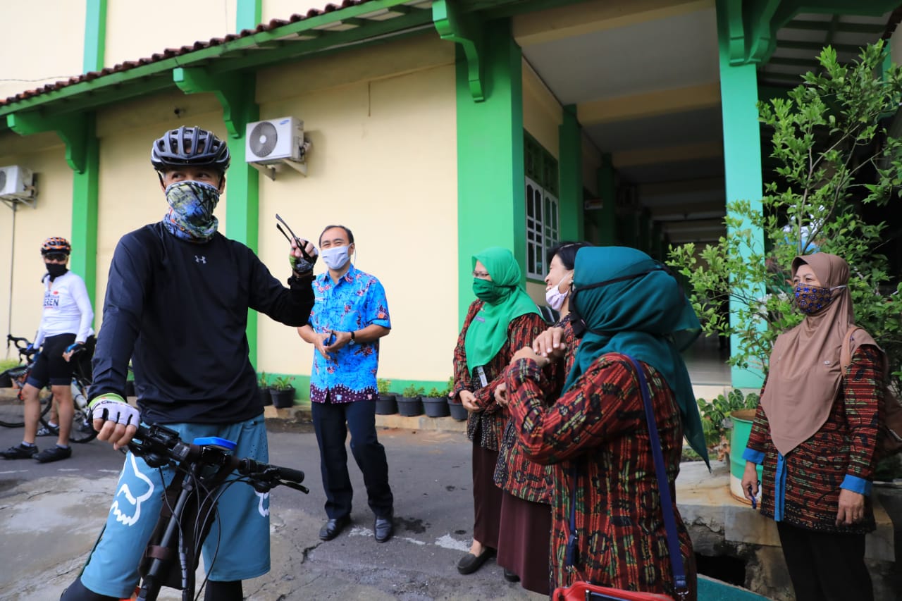 Manuver Ganjar Pranowo Bikin Elit PDIP Murka