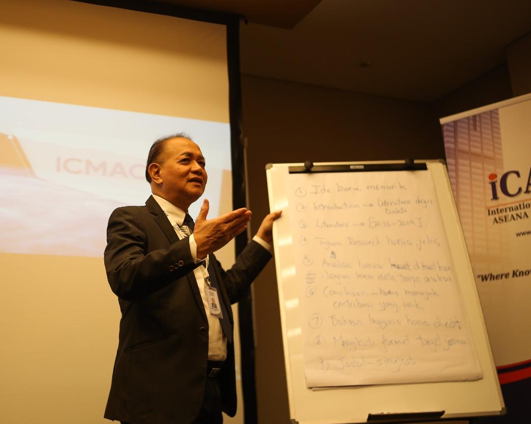  John Vong, Program Leader of Magister Management (MM) ini Digital Business and FinTech Kalbis Institute.