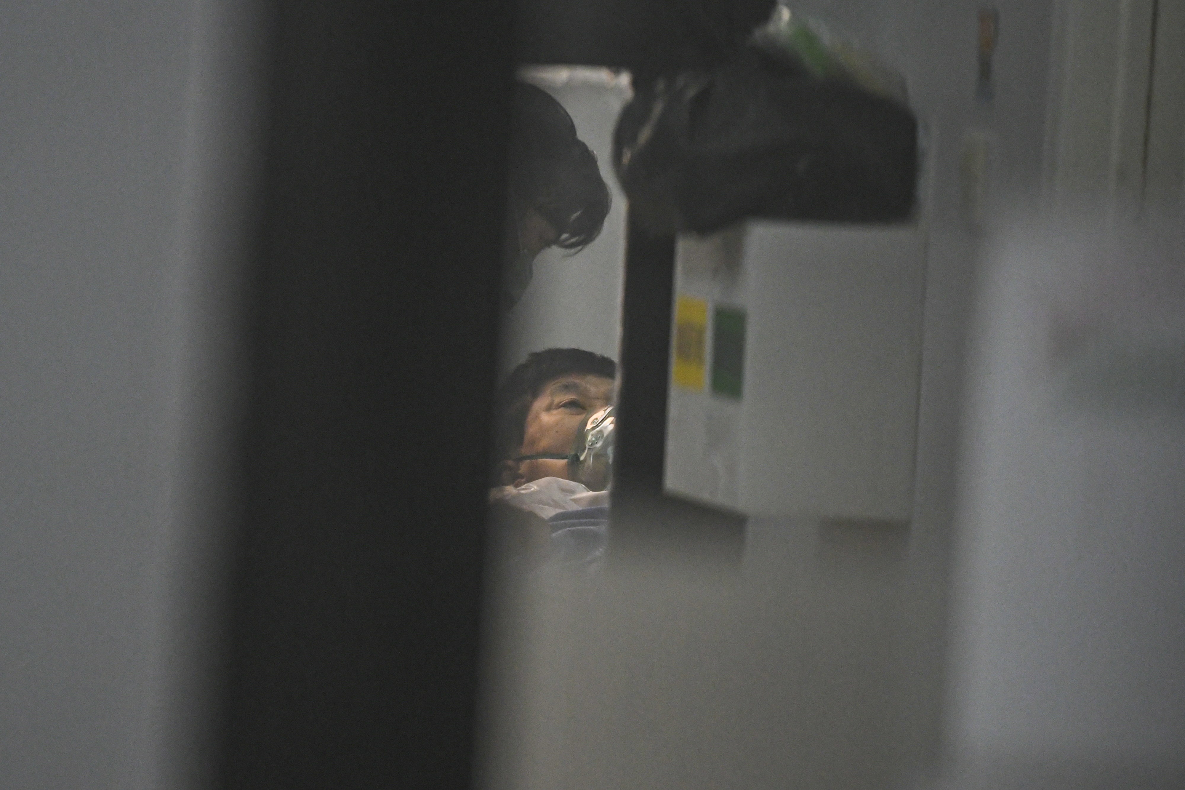 Pasien positif Covid-19 tengah menjalani perawatan.