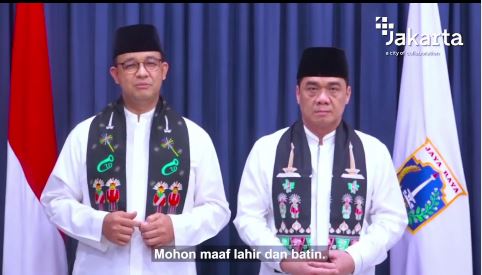Gubernur DKI Jakarta Anies Baswedan dan wakilnya Ahmad Riza Patria mengucapkan selamat Idul Fitri.