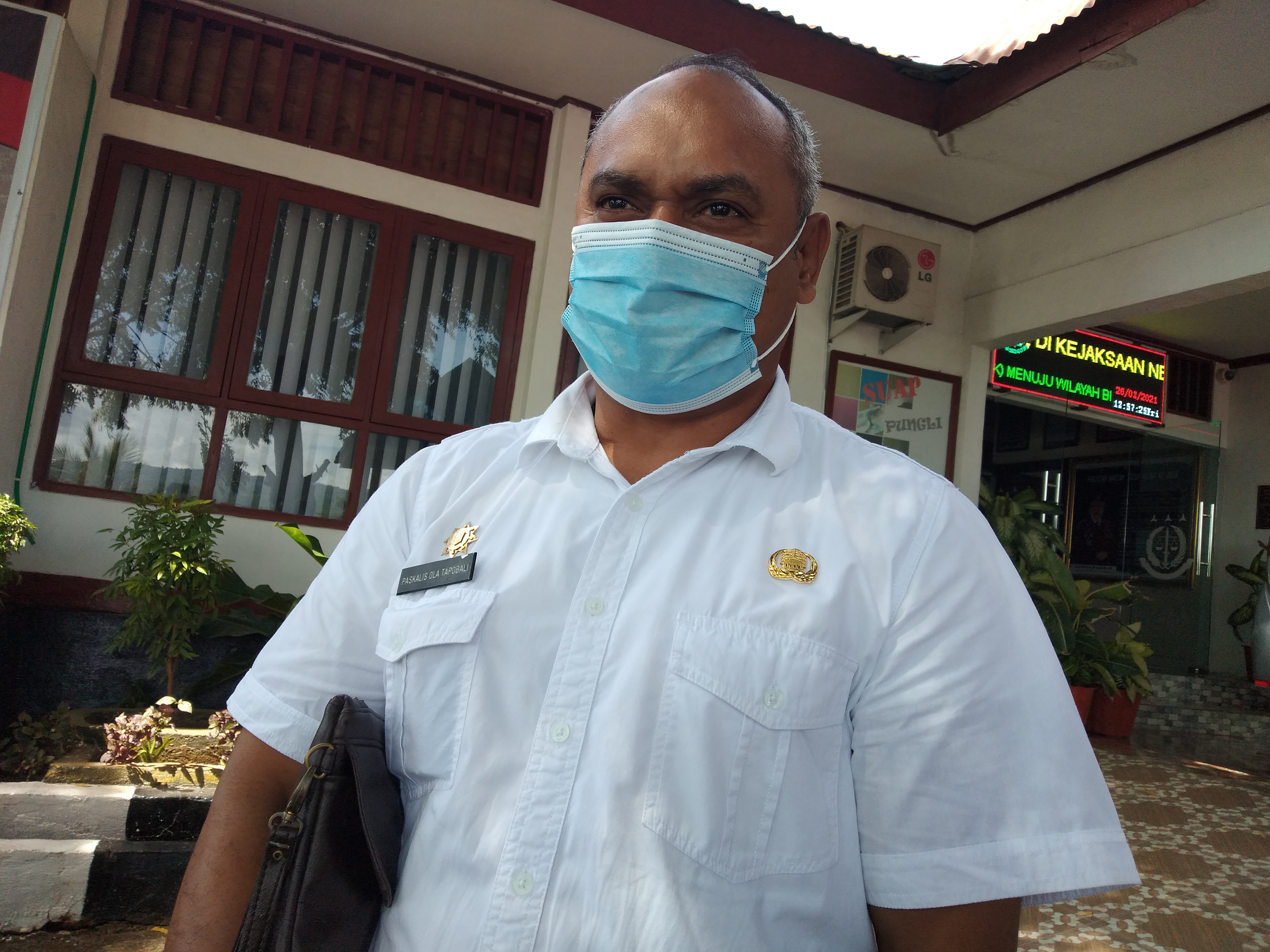 Sekda Kabupaten Lembata, Paskalis Ola Tapobali.