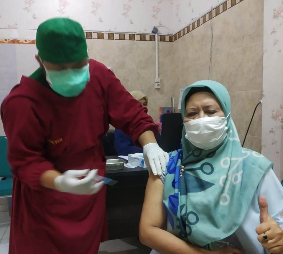 Paramita, salah satu lansia di Palangka Raya yang mengikuti vaksinasi covid, Senin (24/5)