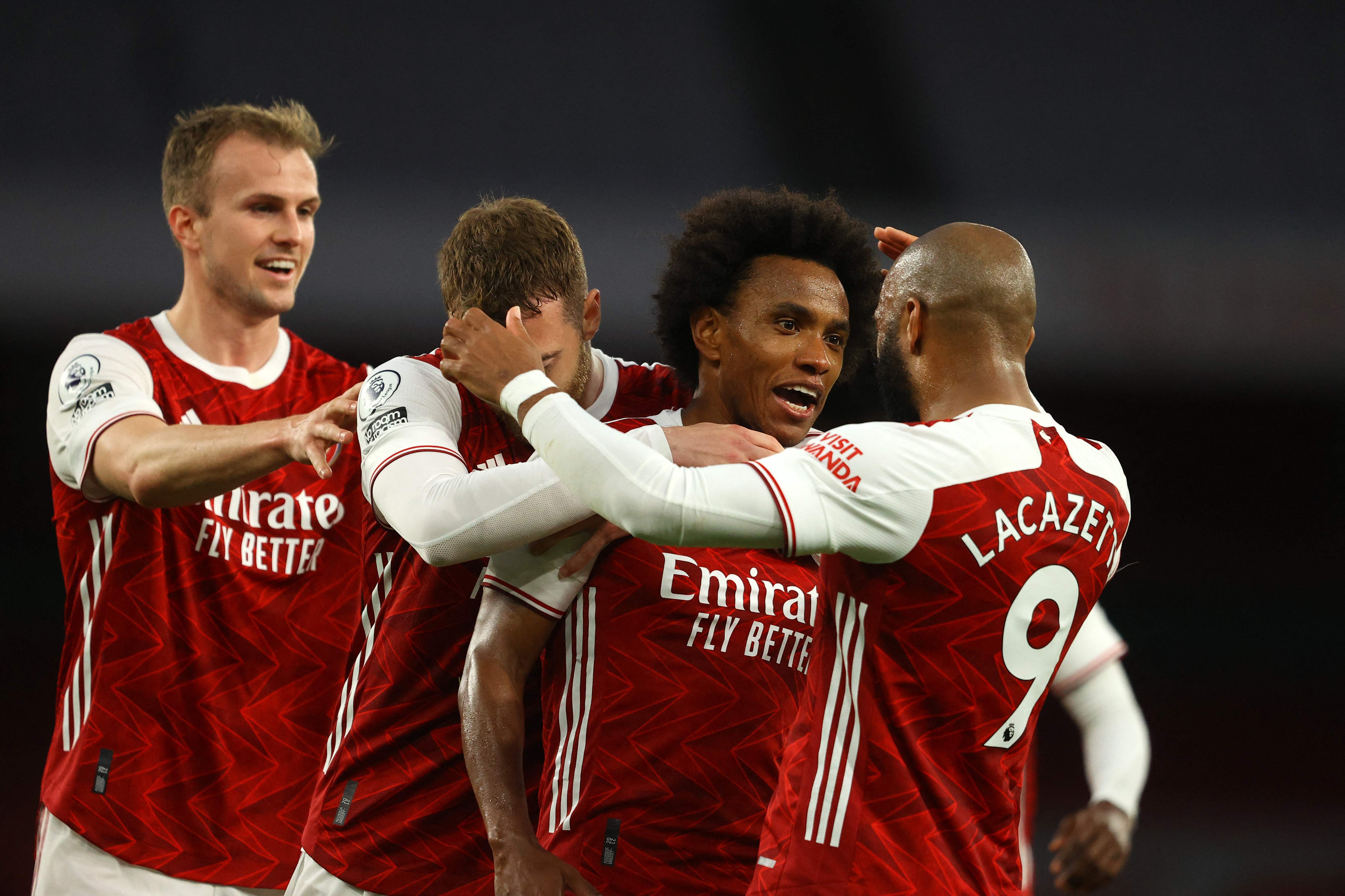 Para pemain Arsenal melakukan selebrasi usai mencetak gol ke gawang West Bromwich Albion di laga Liga Primer Inggris.