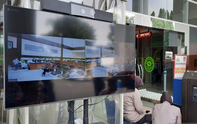 PN Jaktim menggelar sidang lanjutan Rizieq Shihab dengan agenda pemeriksaan saksi ahli dari JPU terkait kasus tes usap RS UMMI, Rabu (5/5).