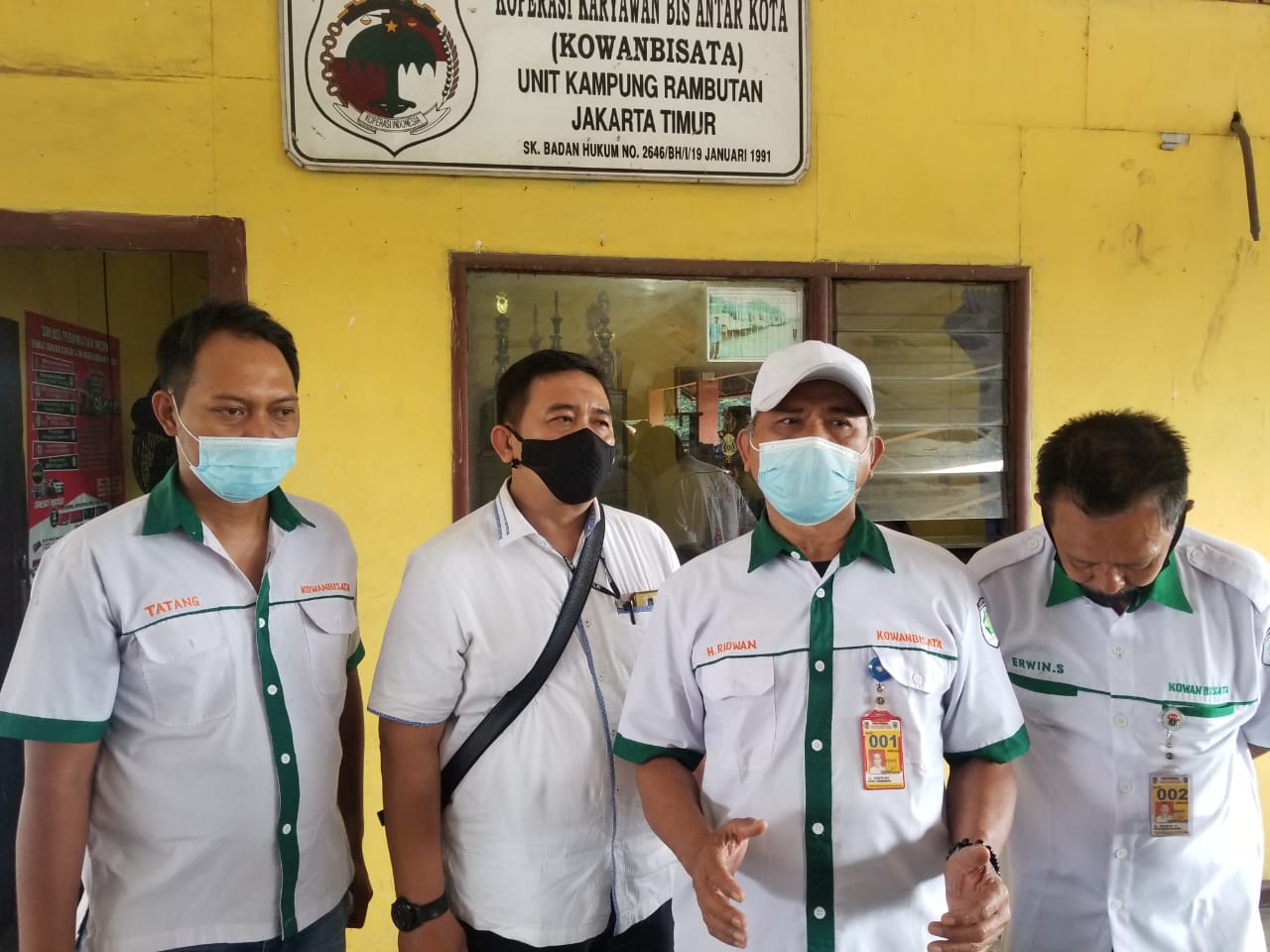 Deklarasi dukungan terhadap kebijakan larangan mudik yang digelar di Terminal Kampung Rambutan, Jakarta Selatan, Selasa (4/5).