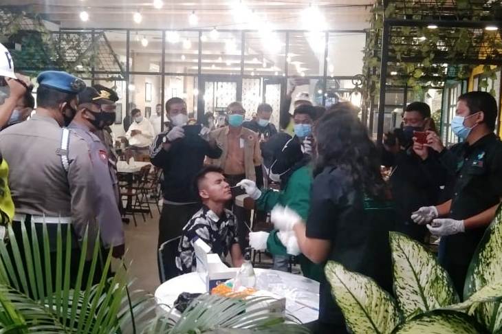 Pemko P Siantar Rapid Test Antigen Para Pengusaha & Pelayan