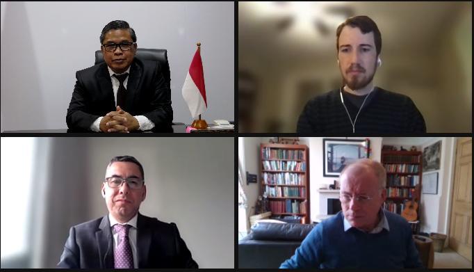 Wamen LHK RI Alue Dohong (kiri atas) saat menjadi panelis peluncuran Adaptation Action Coalition on Water Workstream, Selasa (4/5).  