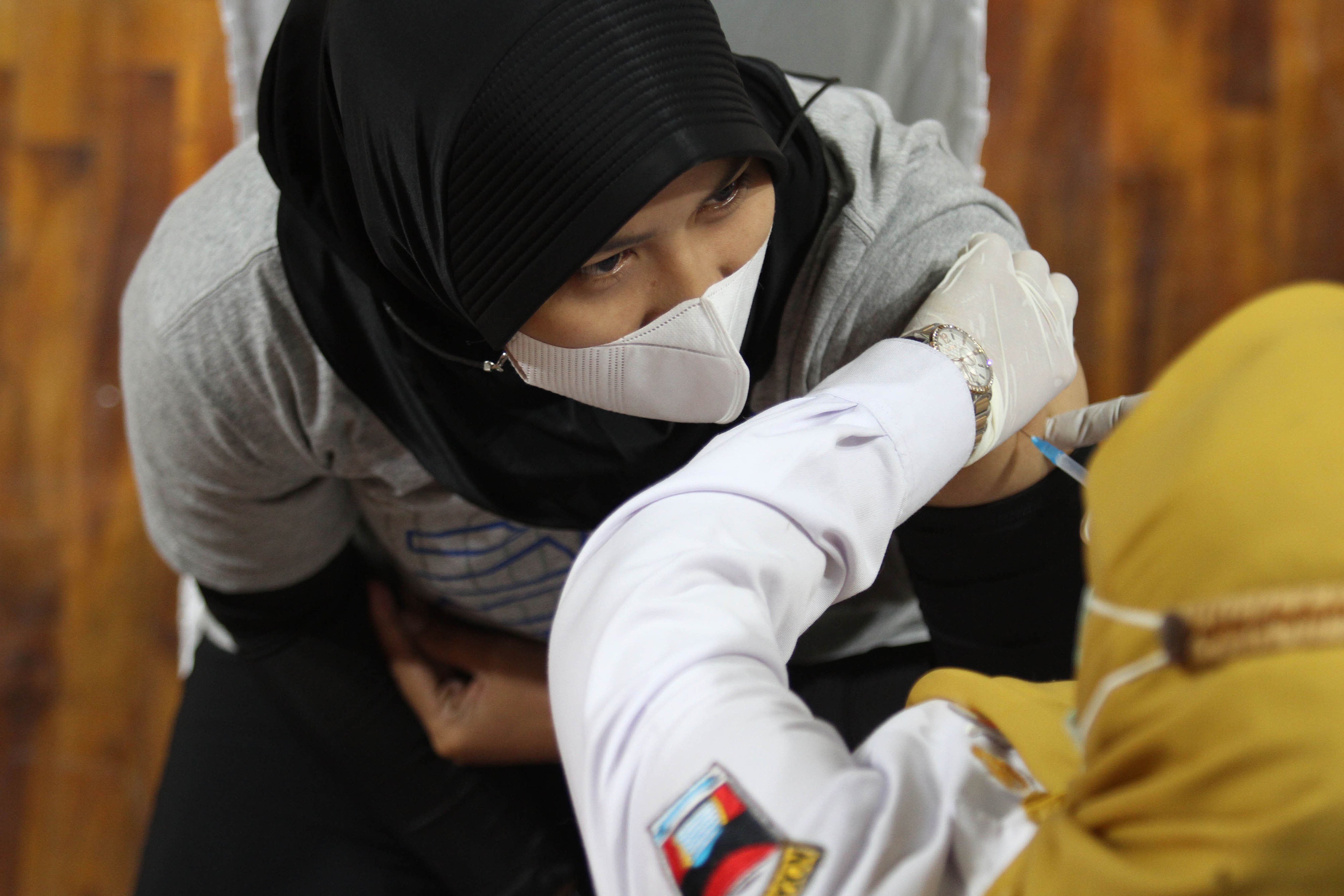 Langgar Protokol Kesehatan, 783 Tempat Usaha di Sumbar Ditutup