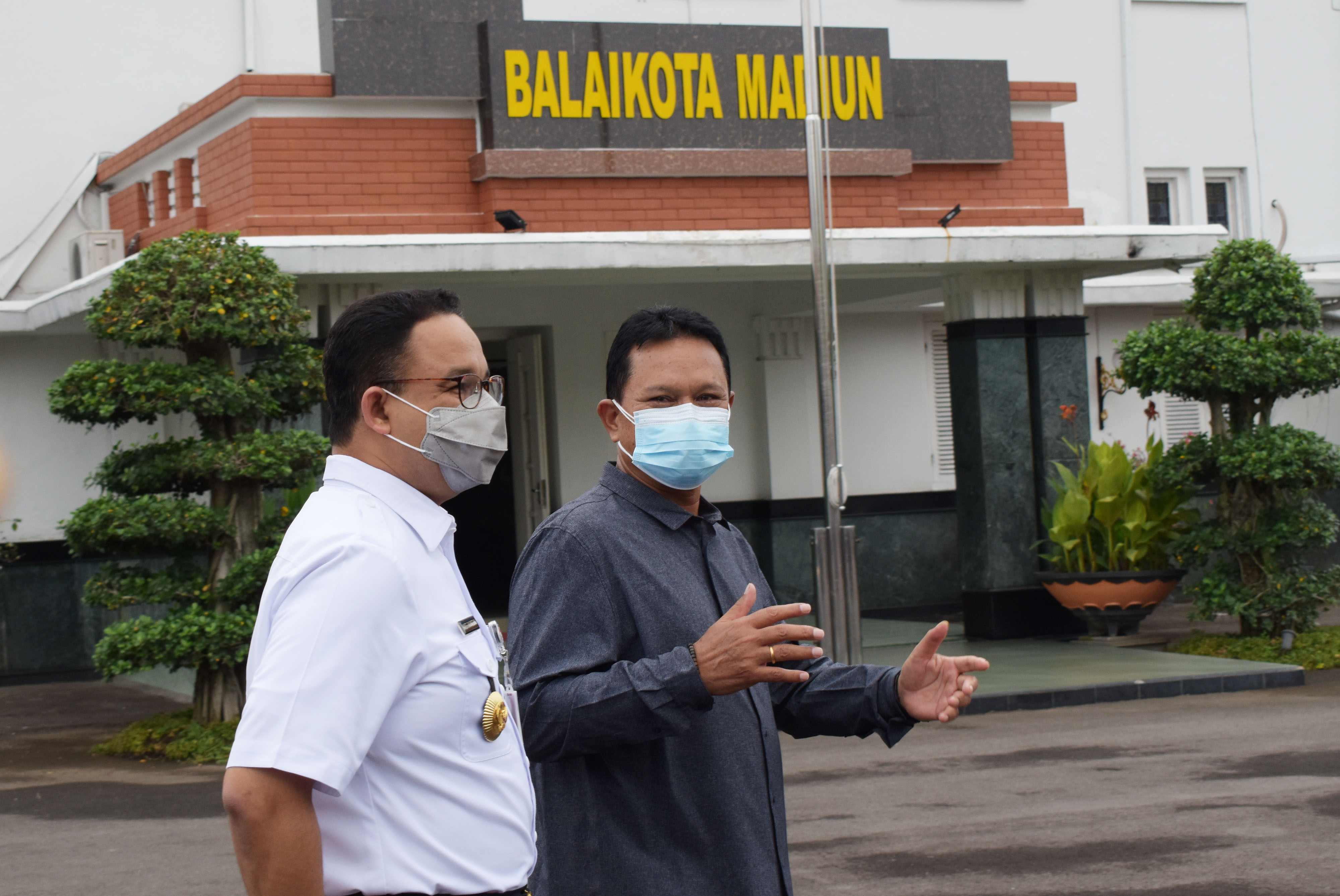 Gubernur DKI Jakarta Anies Baswedan saat berkunjung ke Kota Madiun