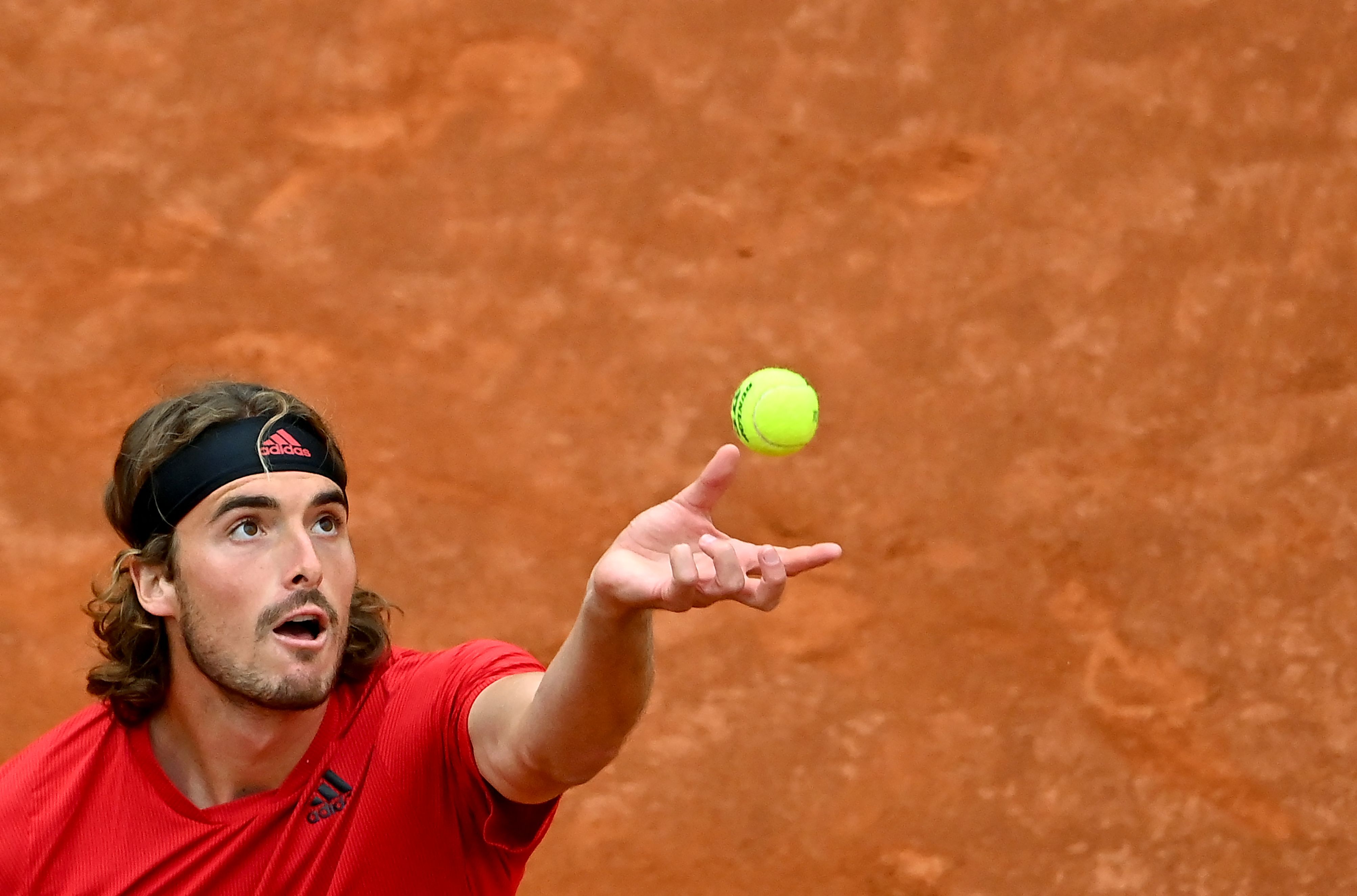 Tsitsipas Melaju ke Semifinal Lyon
