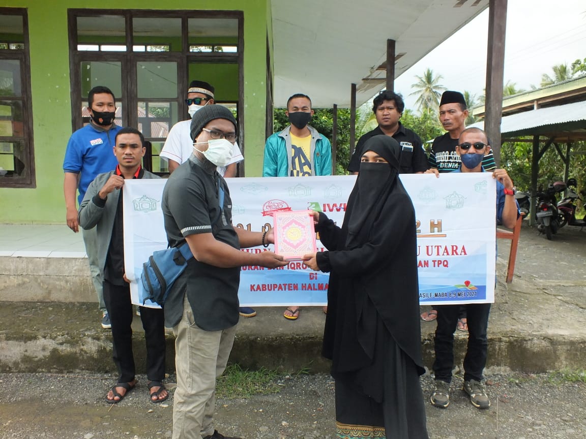 KJTV Malut Bagikan Mushaf Al-Quran Hingga Paket Sembako di Haltim