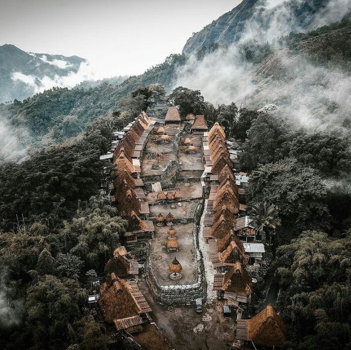 Kampung Adat Bena Bejawa Warisan Era Megalitikum di Flores, NTT