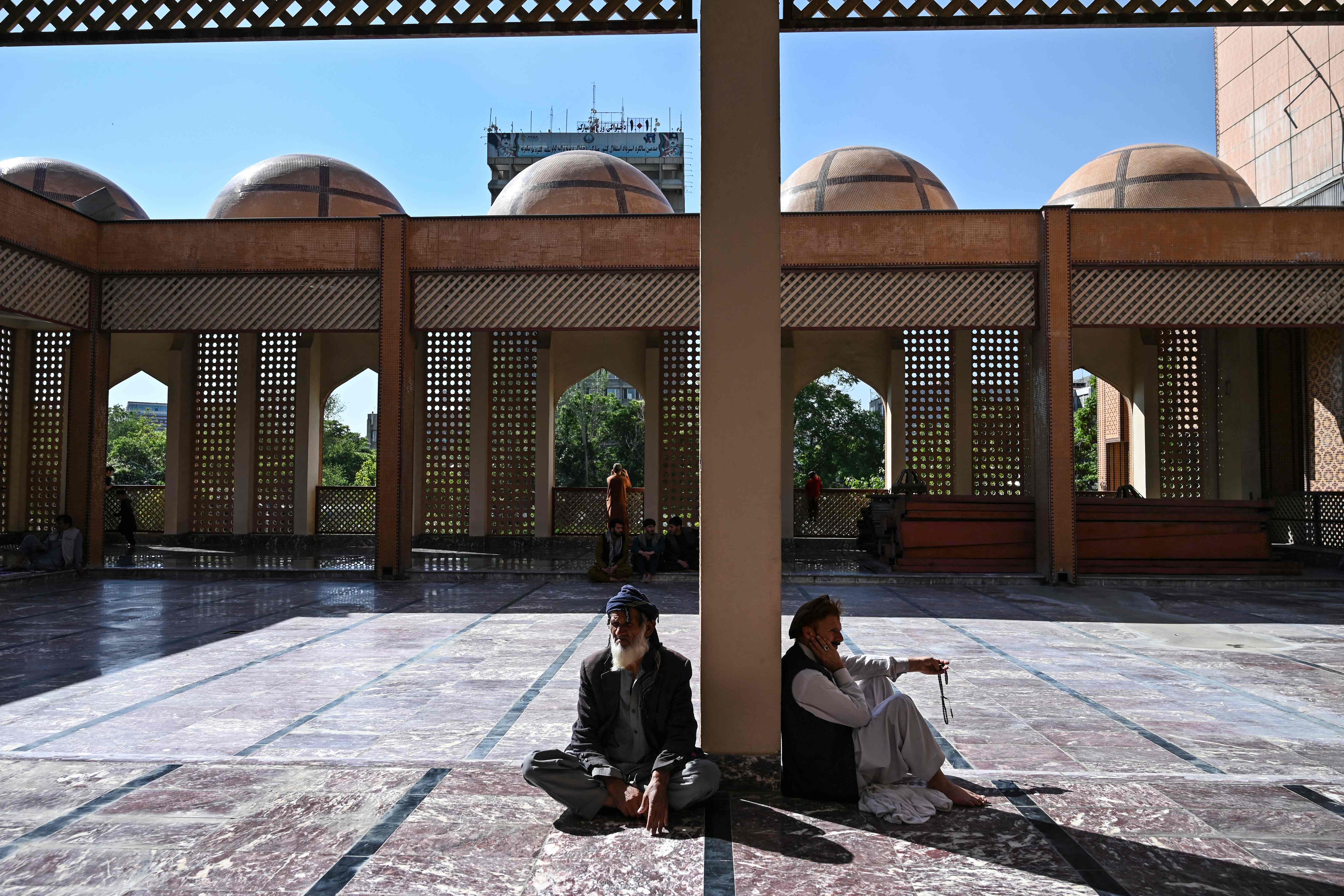 Suasana Masjid Abdul Rahman di Kabul, Afghanistan, saat Ramadan.