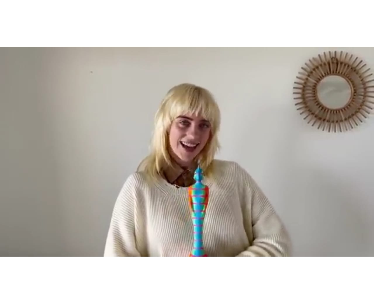 Billie Eilish saat pidato penghargaan BRIT Awards 2021. 