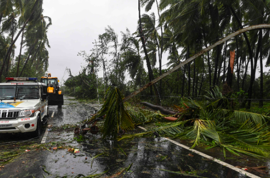 Topan Raksasa Hantam India, Tewaskan 20 Orang