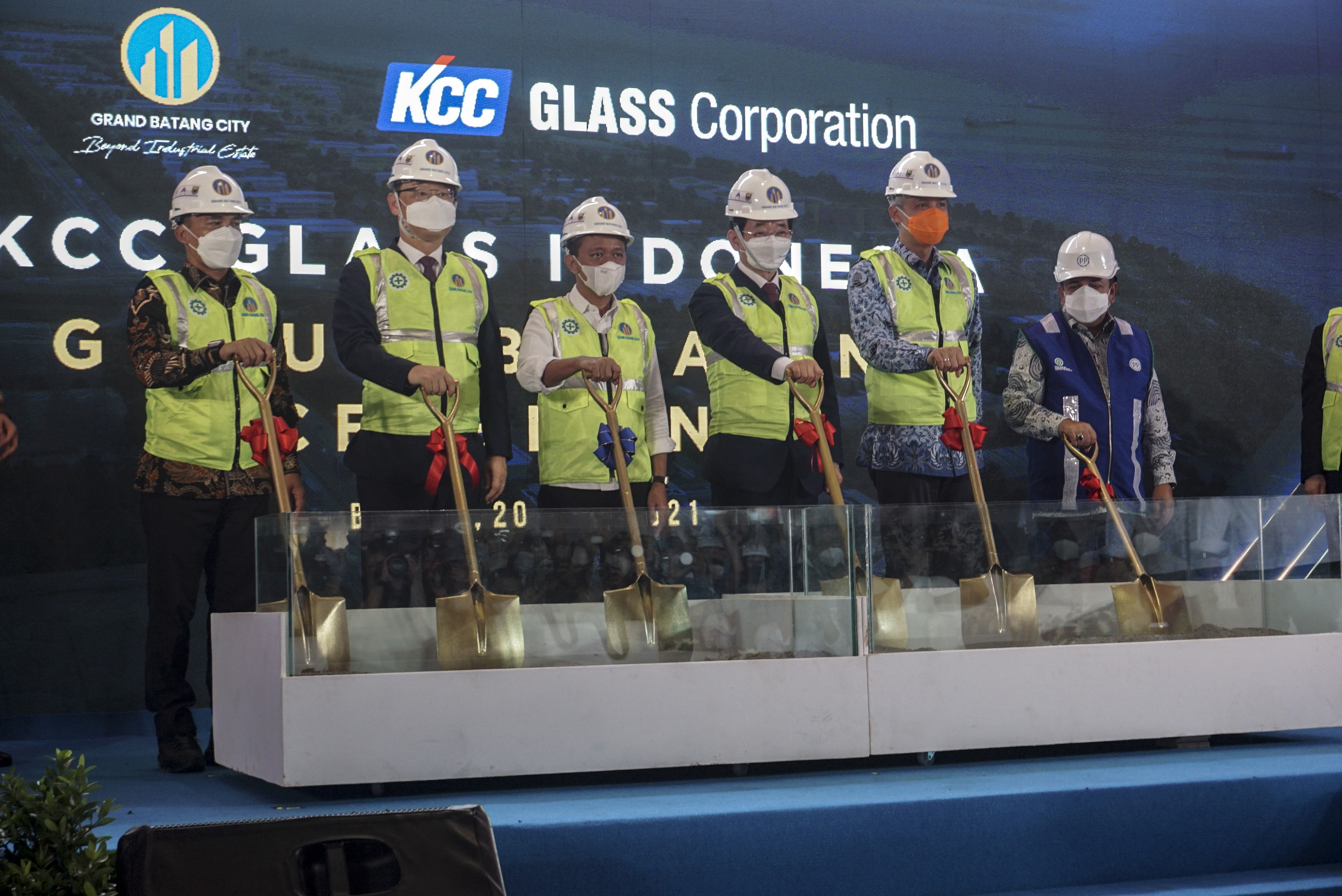Pelaksanaan groundbreaking PT KCC Glass Korea