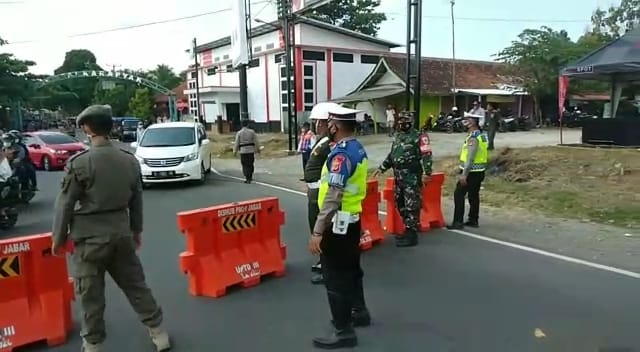 Satgas Penanganan Covid-19 Kabupaten Pangandaran menutup obyek wisata di wilayahnya mulai hari ini, Minggu (16/5)