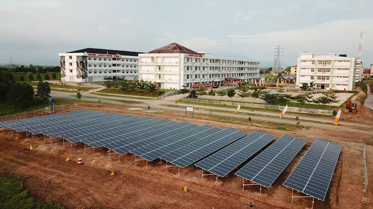 Institut Teknologi Sumatera (ITERA) memiliki PLTS 1MWp Ground Mounted sebagai Laboratorium PLTS terbesar pertama di seluruh universitas. 