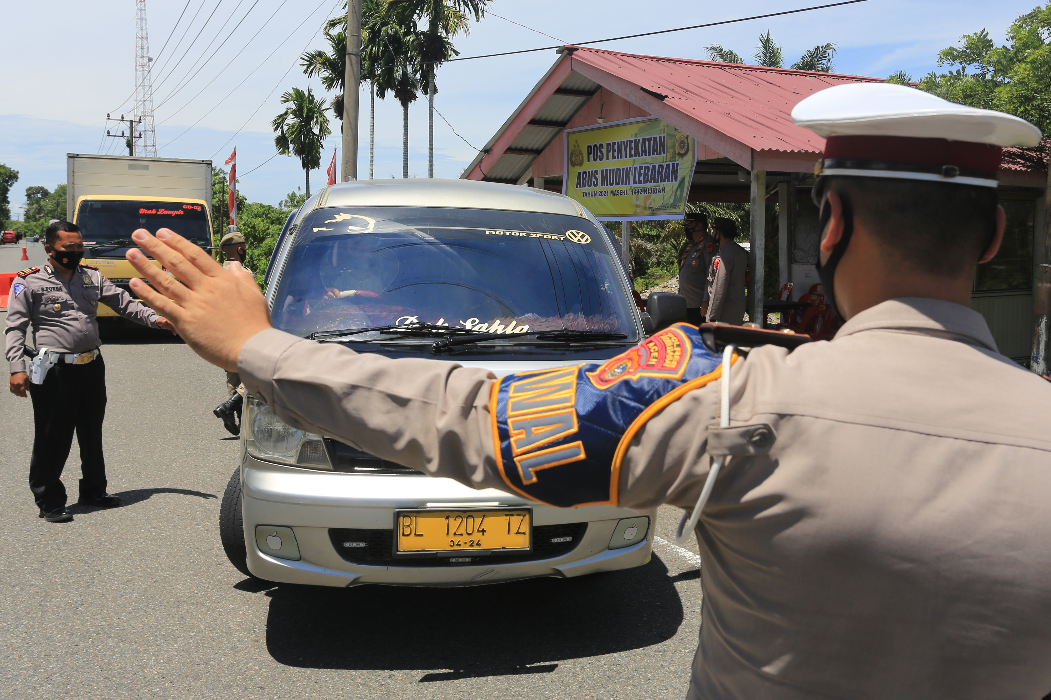 Kondisi di pos penyekatan antarwilayah