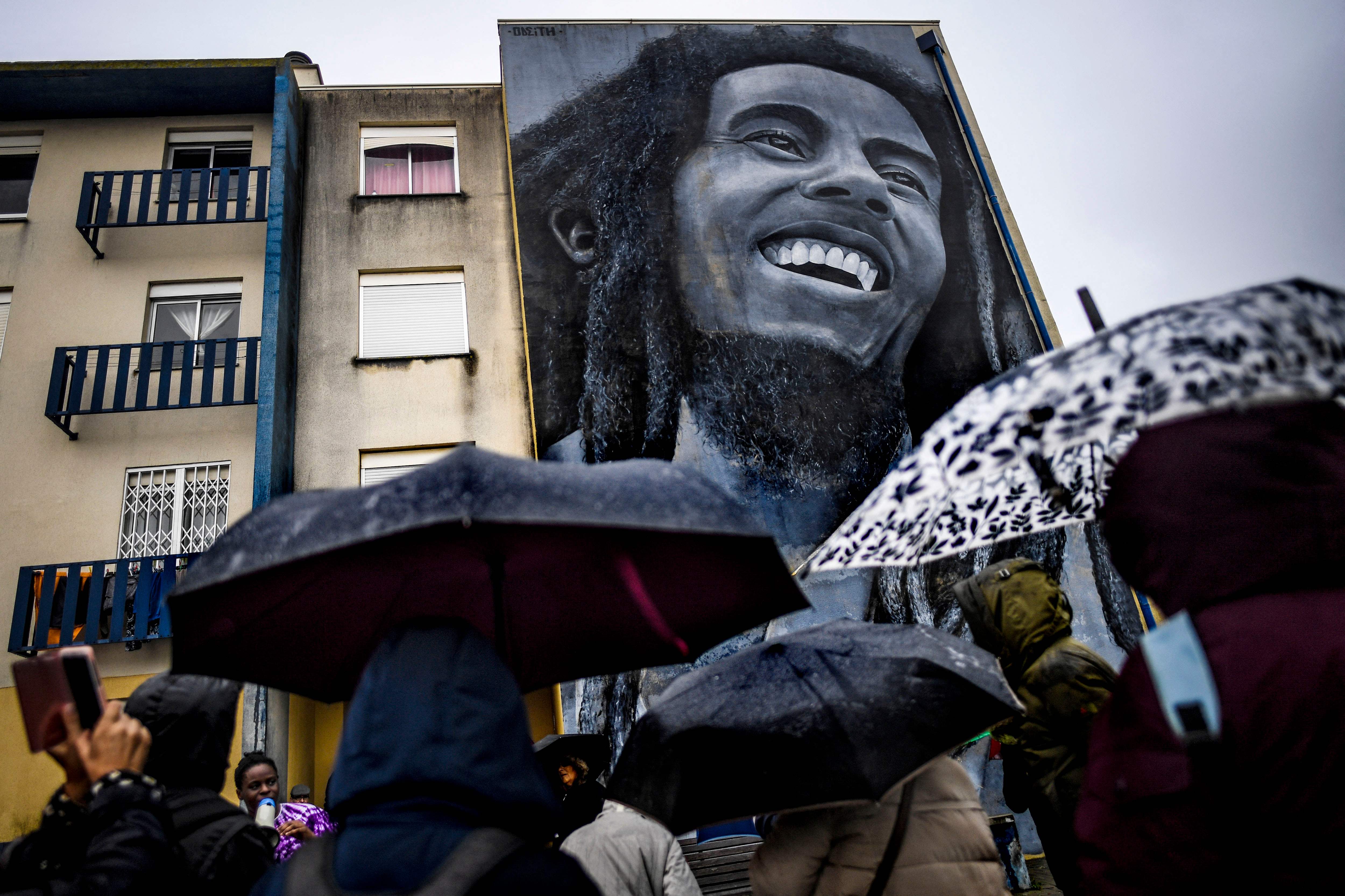 Mural mendiang Bob Marley karya seniman Portuga lOdeith 
