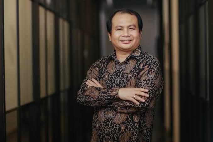 Endang Tirtana, Direktur Indonesia Watch For Democracy