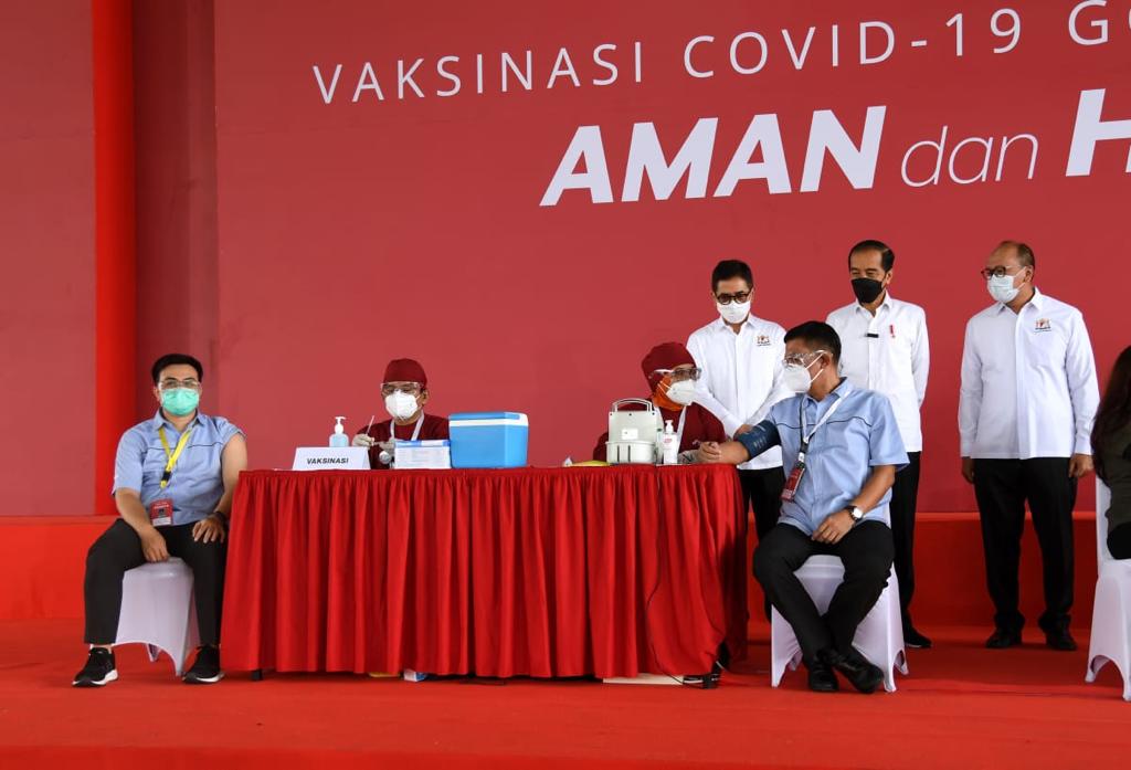 Kunker Jokowi ke Riau Tinjau Vaksinasi & Tol Pekanbaru-Bangkinang