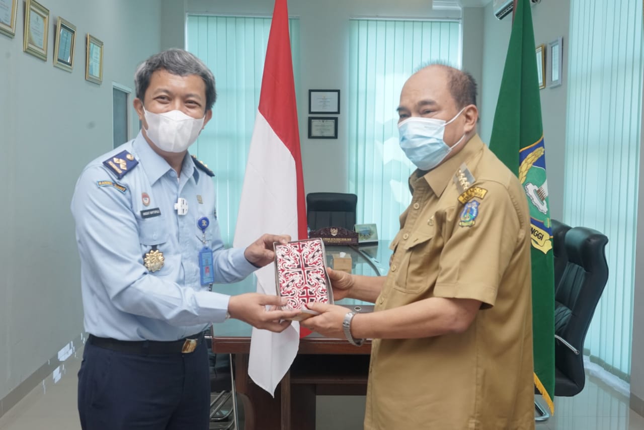 Wali Kota Tebing Tinggi Umar Zunaidi Hasibuan (kanan).