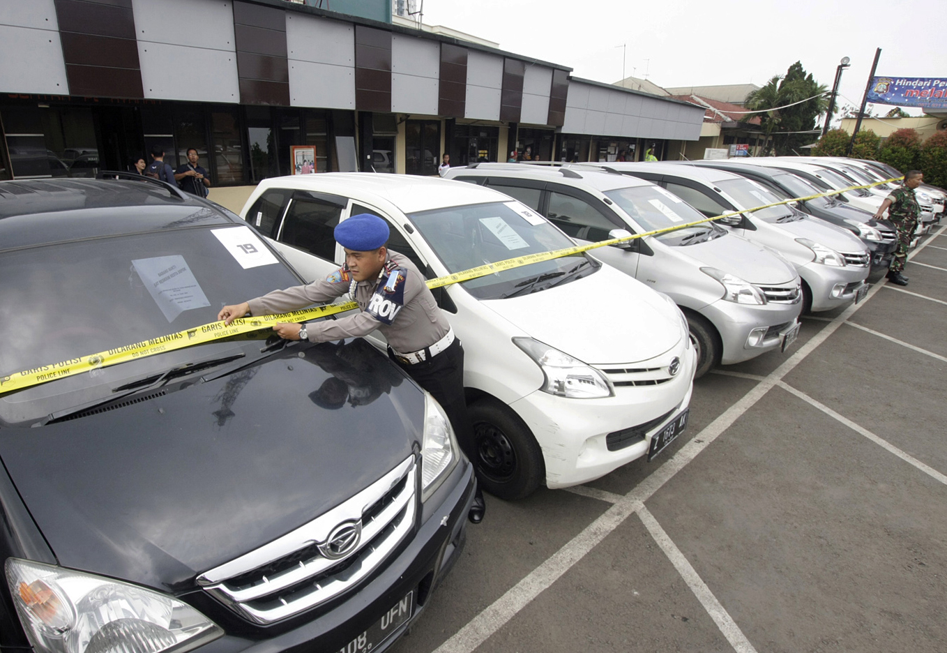 Polisi Tangkap Komplotan Pencuri Puluhan Mobil