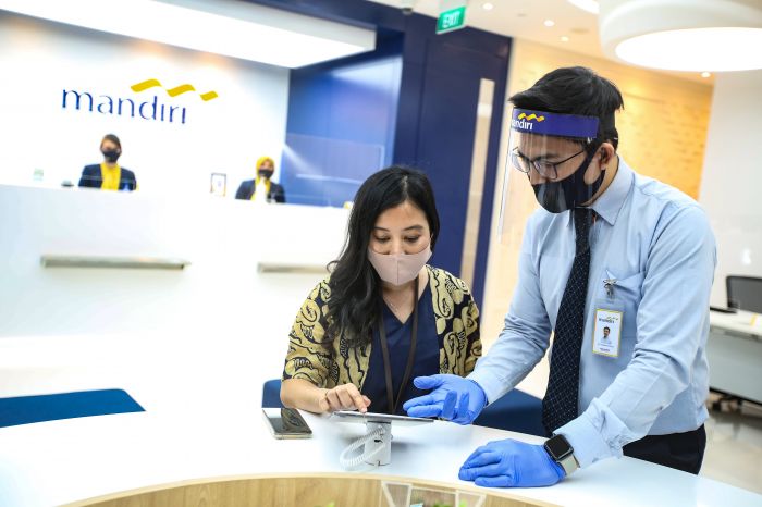 Layanan di Bank Mandiri  
