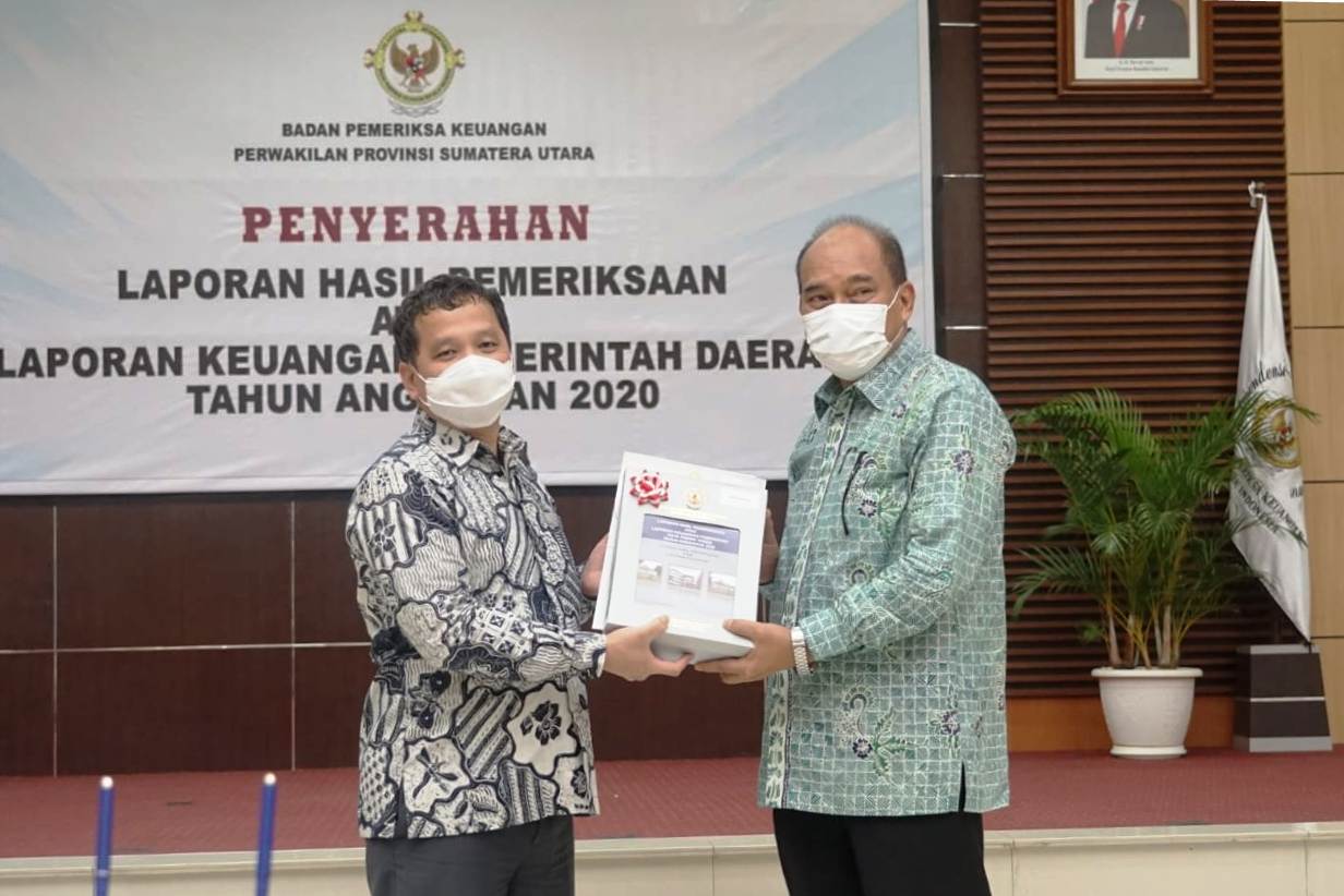 Wali Kota Tebing Tinggi Umar Zunaidi Hasibuan (kanan).